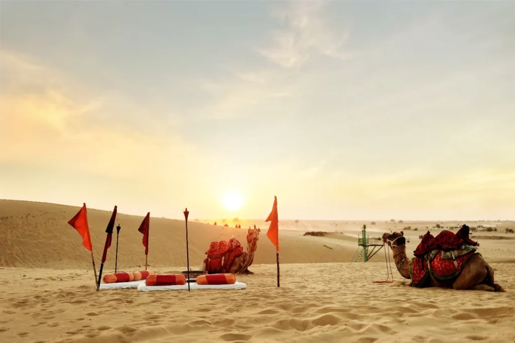romantic-dinner-on-the-dunes-jaisalmer